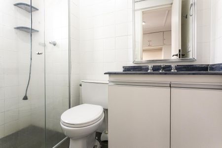 Apartamento à venda com 70m², 2 quartos e 1 vaga Apartamento à venda com 70m², 2 quartos e 1 vagaBanheiro da Suíte