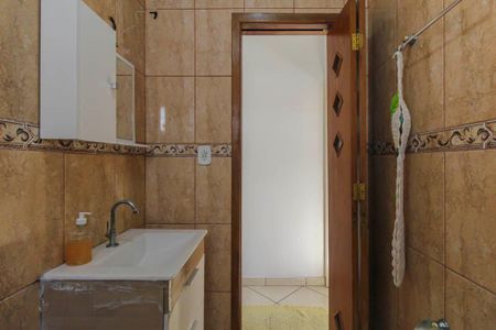 Casa à venda com 150m², 3 quartos e 2 vagasBanheiro 1