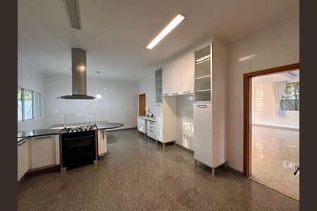 Casa de condomínio para alugar com 1030m², 5 quartos e 8 vagas Casa de condomínio para alugar com 1030m², 5 quartos e 8 vagasCozinha