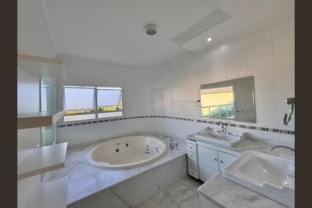 Casa de condomínio para alugar com 1030m², 5 quartos e 8 vagas Casa de condomínio para alugar com 1030m², 5 quartos e 8 vagasSuíte 1 - Banheiro