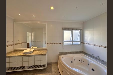 Casa de condomínio para alugar com 1030m², 5 quartos e 8 vagas Casa de condomínio para alugar com 1030m², 5 quartos e 8 vagasSuíte 4 - Banheiro