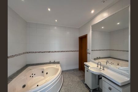 Casa de condomínio para alugar com 1030m², 5 quartos e 8 vagas Casa de condomínio para alugar com 1030m², 5 quartos e 8 vagasSuíte 3 - Banheiro