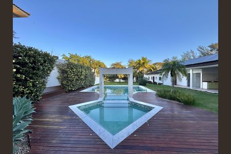 Casa de condomínio para alugar com 1030m², 5 quartos e 8 vagas Casa de condomínio para alugar com 1030m², 5 quartos e 8 vagasÁrea externaÁrea externa