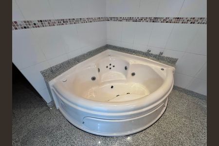 Casa de condomínio para alugar com 1030m², 5 quartos e 8 vagas Casa de condomínio para alugar com 1030m², 5 quartos e 8 vagasSuíte 3 - Banheiro