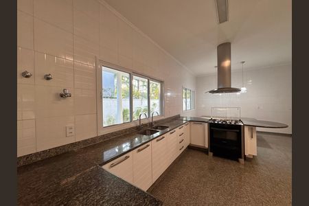 Casa de condomínio para alugar com 1030m², 5 quartos e 8 vagas Casa de condomínio para alugar com 1030m², 5 quartos e 8 vagasCozinha