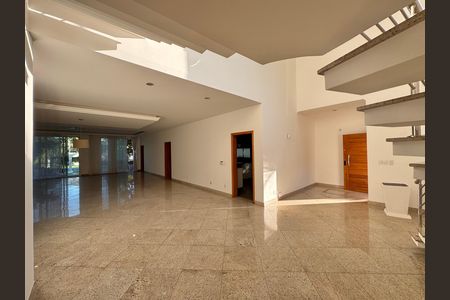 Casa de condomínio para alugar com 1030m², 5 quartos e 8 vagas Casa de condomínio para alugar com 1030m², 5 quartos e 8 vagasSala