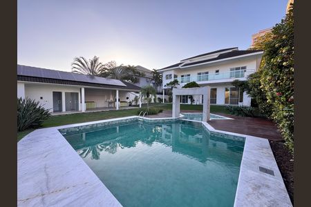 Casa de condomínio para alugar com 1030m², 5 quartos e 8 vagas Casa de condomínio para alugar com 1030m², 5 quartos e 8 vagasÁrea externa