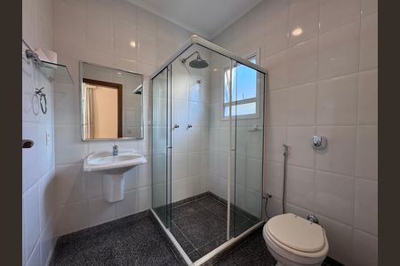 Casa de condomínio para alugar com 1030m², 5 quartos e 8 vagas Casa de condomínio para alugar com 1030m², 5 quartos e 8 vagasSuíte 2 - Banheiro