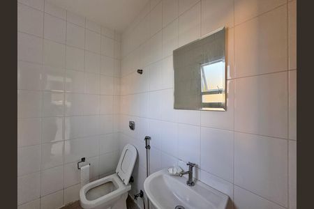 Casa de condomínio para alugar com 1030m², 5 quartos e 8 vagas Casa de condomínio para alugar com 1030m², 5 quartos e 8 vagasÁrea externa - Banheiro