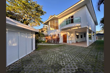 Casa de condomínio para alugar com 1030m², 5 quartos e 8 vagas Casa de condomínio para alugar com 1030m², 5 quartos e 8 vagasÁrea externa