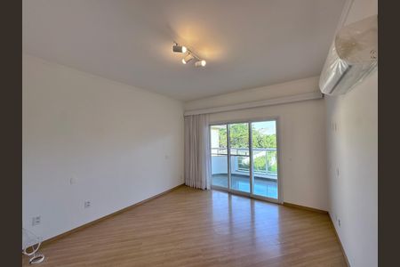 Casa de condomínio para alugar com 1030m², 5 quartos e 8 vagas Casa de condomínio para alugar com 1030m², 5 quartos e 8 vagasSuíte 4