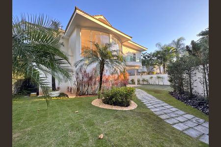 Casa de condomínio para alugar com 1030m², 5 quartos e 8 vagas Casa de condomínio para alugar com 1030m², 5 quartos e 8 vagasÁrea externa