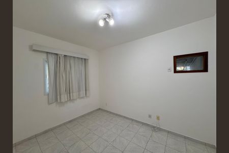 Casa de condomínio para alugar com 1030m², 5 quartos e 8 vagas Casa de condomínio para alugar com 1030m², 5 quartos e 8 vagasEdícula