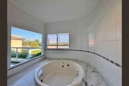 Casa de condomínio para alugar com 1030m², 5 quartos e 8 vagas Casa de condomínio para alugar com 1030m², 5 quartos e 8 vagasSuíte 1 - Banheiro
