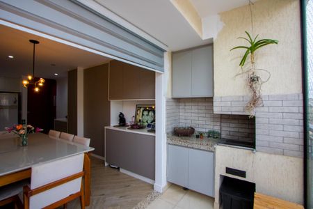 Apartamento à venda com 160m², 2 quartos e 1 vaga Apartamento à venda com 160m², 2 quartos e 1 vagaVaranda gourmet