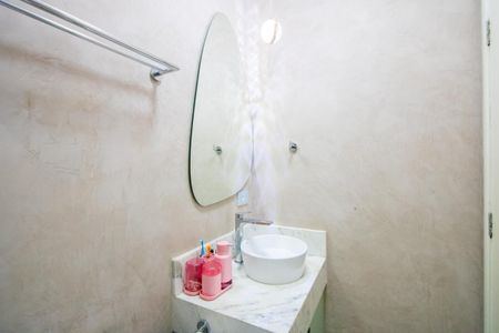 Apartamento à venda com 160m², 2 quartos e 1 vaga Apartamento à venda com 160m², 2 quartos e 1 vagaBanheiro social