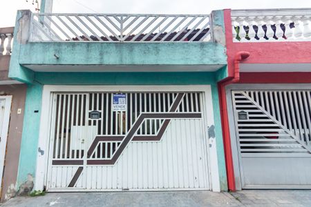 Casa à venda com 140m², 2 quartos e 1 vaga Casa à venda com 140m², 2 quartos e 1 vagaFachada