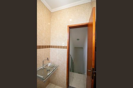 Casa para alugar com 110m², 2 quartos e 2 vagas Casa para alugar com 110m², 2 quartos e 2 vagasBanheiro Social