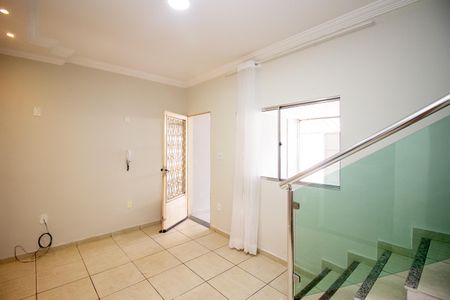 Sala de casa para alugar com 2 quartos, 110m² em Tropical, Contagem