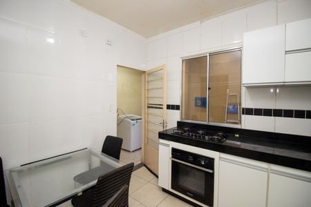 Casa para alugar com 110m², 2 quartos e 2 vagas Casa para alugar com 110m², 2 quartos e 2 vagasCozinha e Área de Serviço