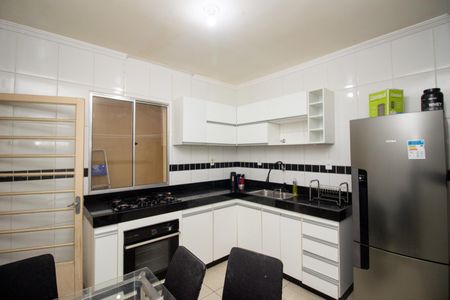 Casa para alugar com 110m², 2 quartos e 2 vagas Casa para alugar com 110m², 2 quartos e 2 vagasCozinha e Área de Serviço