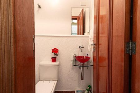 Casa à venda com 2 quartos, 180m² em Indianópolis, São Paulo