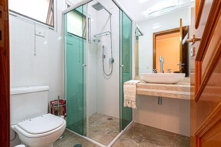 Casa à venda com 180m², 2 quartos e 2 vagas