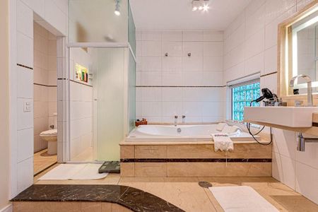 Casa à venda com 180m², 2 quartos e 2 vagas