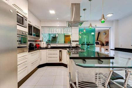 Casa à venda com 180m², 2 quartos e 2 vagas