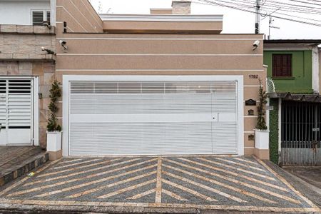 Casa à venda com 180m², 2 quartos e 2 vagas