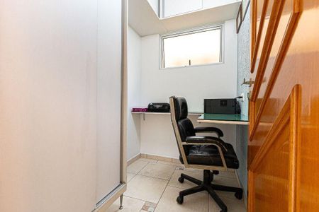 Casa à venda com 180m², 2 quartos e 2 vagas