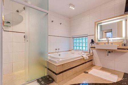 Casa à venda com 180m², 2 quartos e 2 vagas