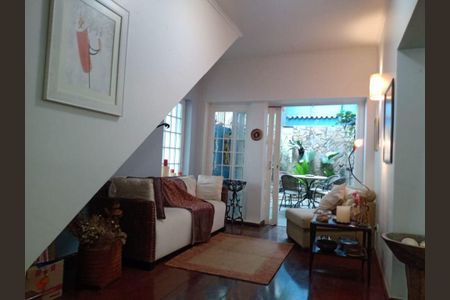 Casa à venda com 3 quartos, 256m² em Bosque da Saúde, São Paulo