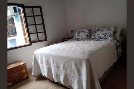 Casa à venda com 3 quartos, 256m² em Bosque da Saúde, São Paulo