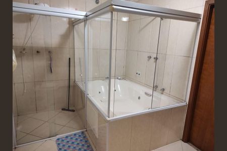 Casa à venda com 168m², 3 quartos e 2 vagas