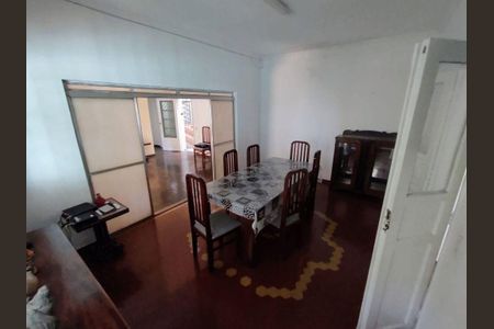 Casa à venda com 4 quartos, 1525m² em Vila Liviero, São Paulo