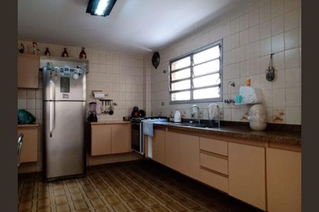Casa à venda com 3 quartos, 240m² em Mirandópolis, São Paulo