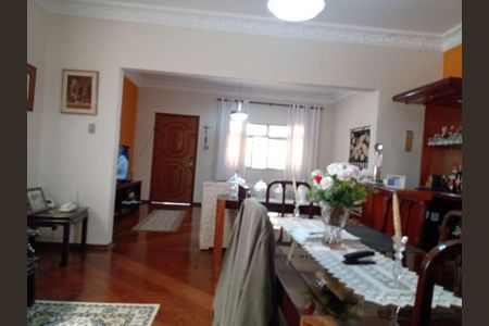 Casa à venda com 240m², 3 quartos e 5 vagas