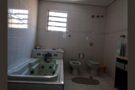 Casa à venda com 240m², 3 quartos e 5 vagas
