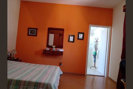 Casa à venda com 3 quartos, 240m² em Mirandópolis, São Paulo