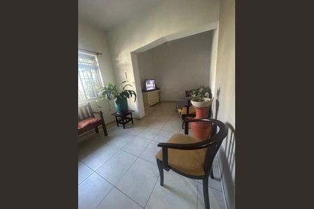 Casa à venda com 100m², 2 quartos e 2 vagas