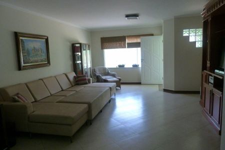 Casa à venda com 3 quartos, 200m² em Vila Moinho Velho, São Paulo