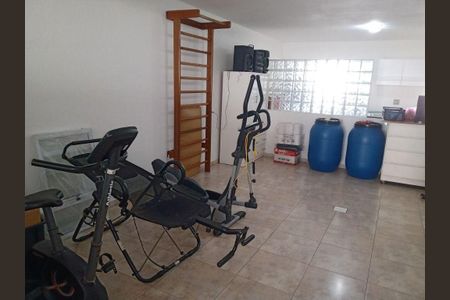 Casa à venda com 3 quartos, 200m² em Vila Moinho Velho, São Paulo