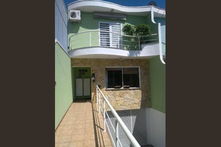 Casa à venda com 200m², 3 quartos e 6 vagas