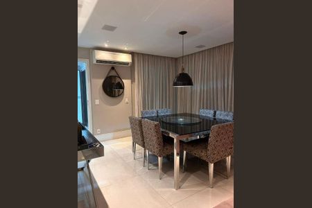 Apartamento à venda com 191m², 3 quartos e 3 vagas