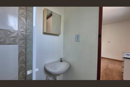 Banheiro de kitnet/studio para alugar com 1 quarto, 35m² em Bangú, Santo André