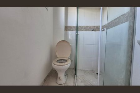 Banheiro de kitnet/studio para alugar com 1 quarto, 35m² em Bangú, Santo André