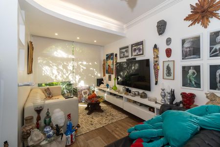 Casa à venda com 250m², 3 quartos e 1 vaga Casa à venda com 250m², 3 quartos e 1 vagaSala