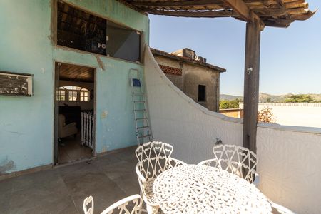 Casa à venda com 250m², 3 quartos e 1 vaga Casa à venda com 250m², 3 quartos e 1 vagaVaranda 2