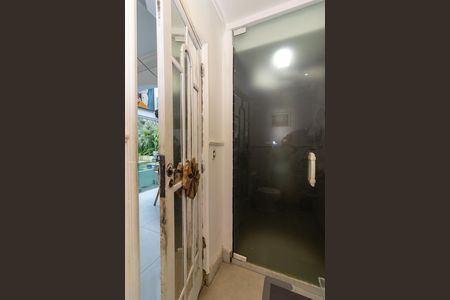 Casa à venda com 250m², 3 quartos e 1 vaga Casa à venda com 250m², 3 quartos e 1 vagaBanheiro 1